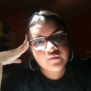 Meet your Posher, Karla